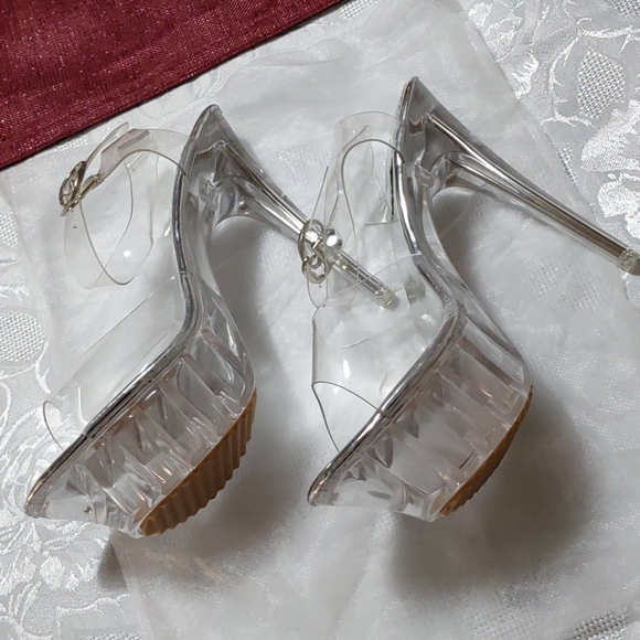 Sexy Glass Platform Pumps - Picture 2 of 2